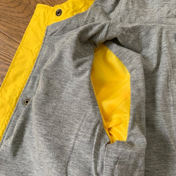 Kid’s Yellow Old Navy Rain Jacket Zipper Front with Hood Size 5 - Picture 7 of 7